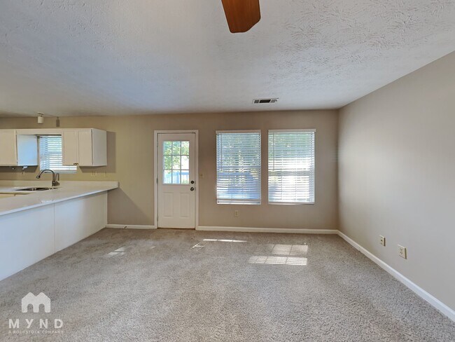 Foto del edificio - 5631 Regency Manor Ct