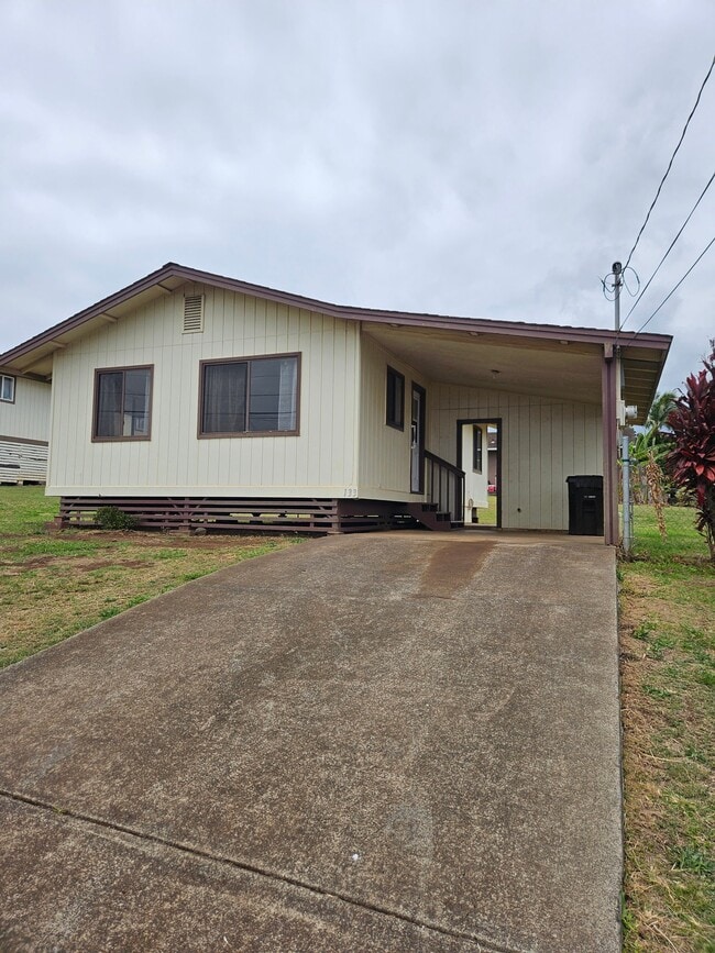 Building Photo - 133 Hanalani St