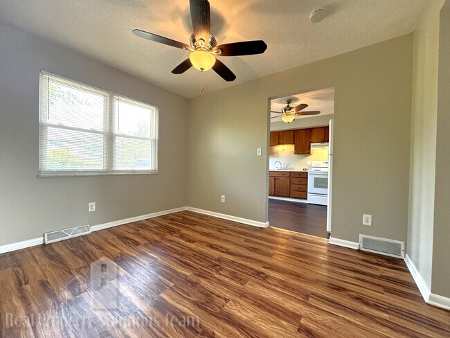 Foto del edificio - 3044 Easthaven Dr