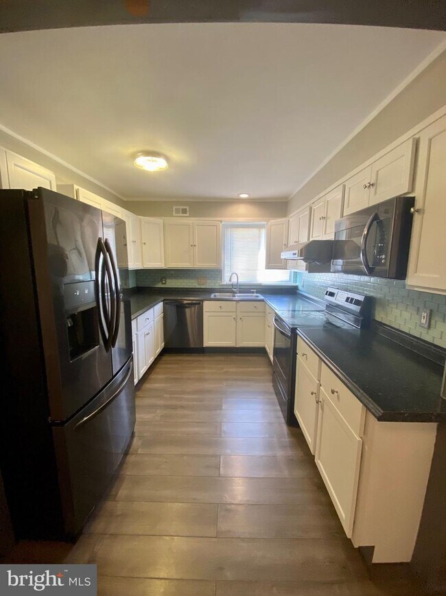 Foto del edificio - 232 Chenault Ct