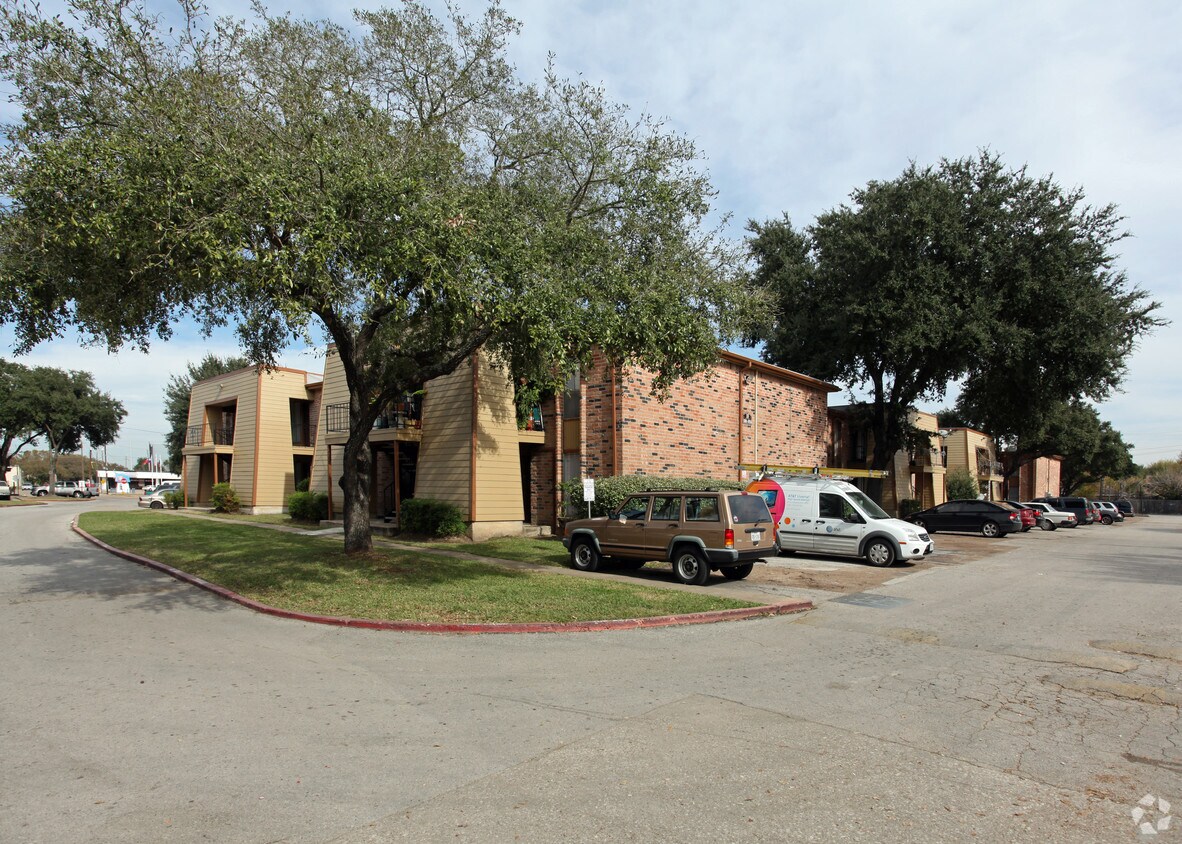 Arlington Place Apartments Houston, TX