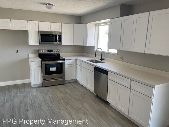 Foto del edificio - 4 br, 2 bath House - 3836 W Sharon Ave