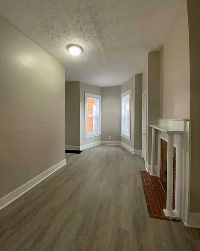Foto principal - Modern Comfort: Charming 4-Bed, 2bath with...