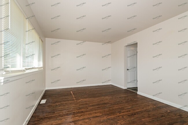 Foto del edificio - 765 Gonzaga Ln