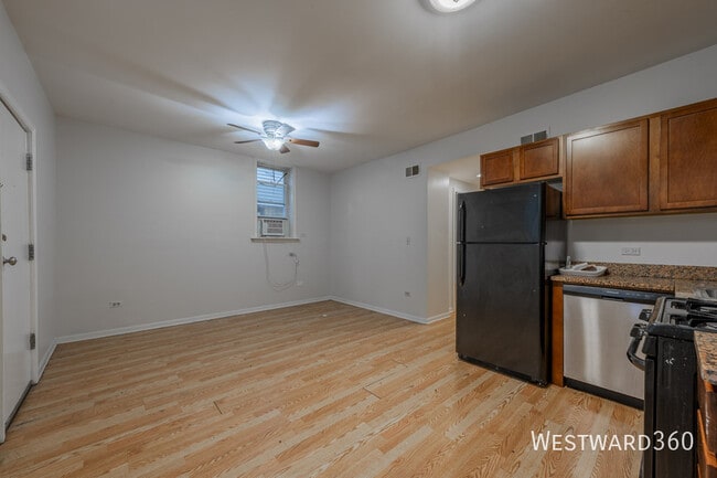 Building Photo - 2433 N Talman Ave