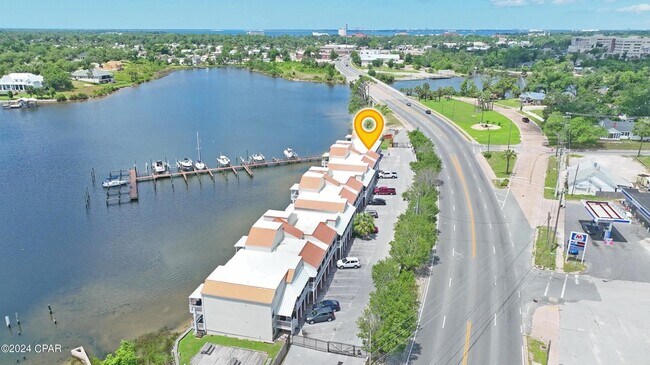 Foto del edificio - 1320 E Hwy 98