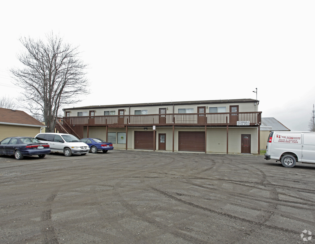 Building Photo - 36022-36024 Division Rd