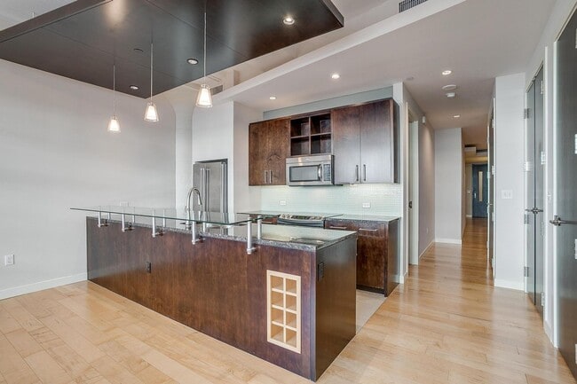 Building Photo - Come Live in Historic Montgomery Plaza- East Tower- 2 bed, 2 bath- 76107