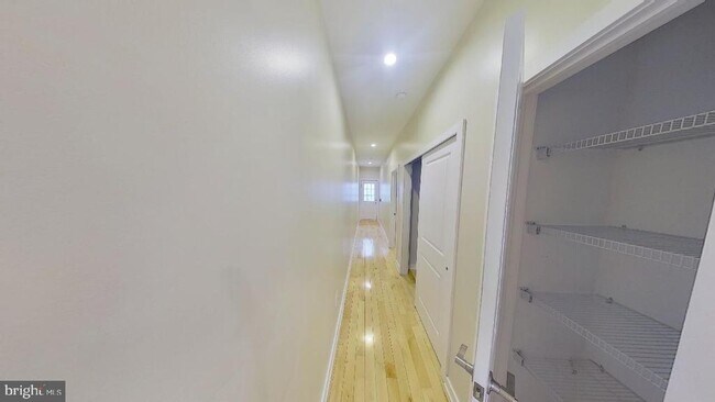 Foto del edificio - 1023 S 18th St
