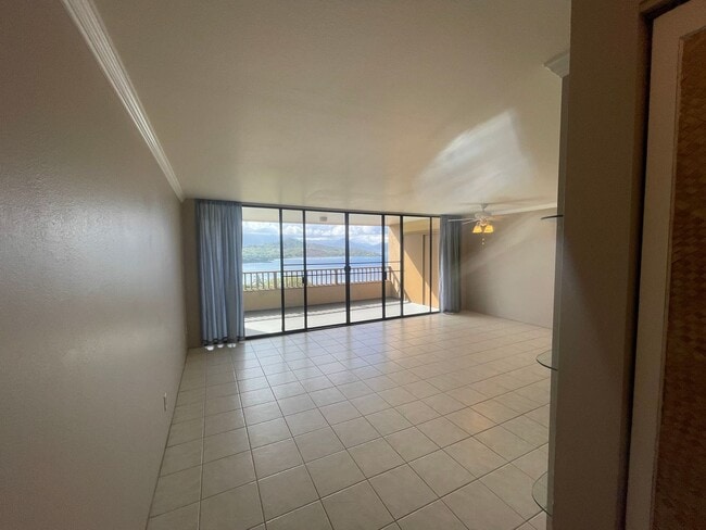 Foto del edificio - Spacious 3 bedroom with amazing views