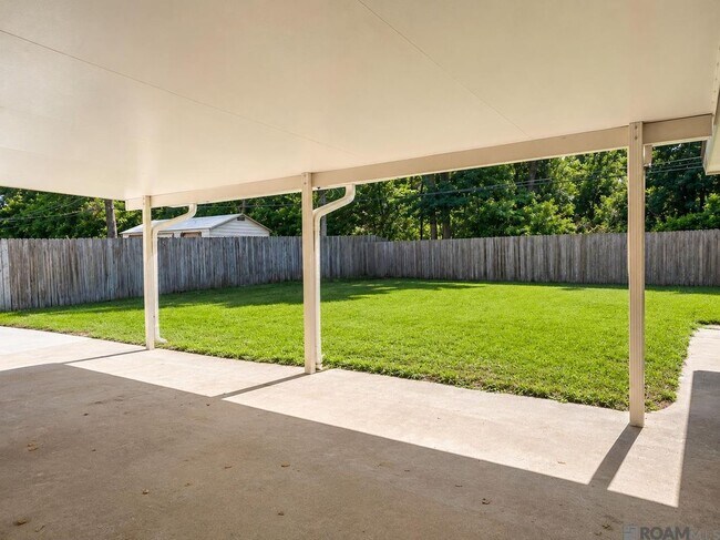 Building Photo - 431 Gloria Dr
