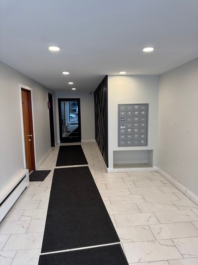 Foto del edificio - 5906 N Sheridan Rd