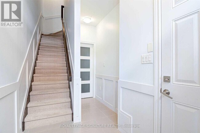 Building Photo - 16 Whitehaven Ln