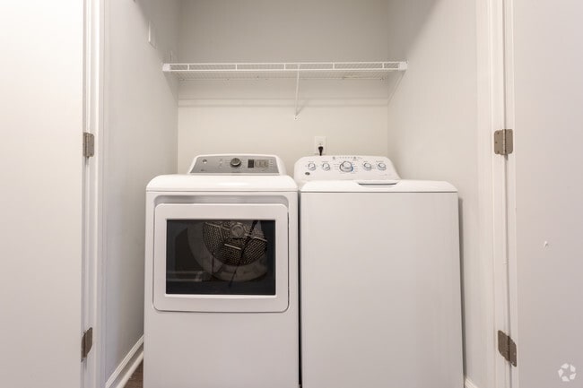 1HAB, 1BA - 799 ft² - The Villages of Castleberry I&II