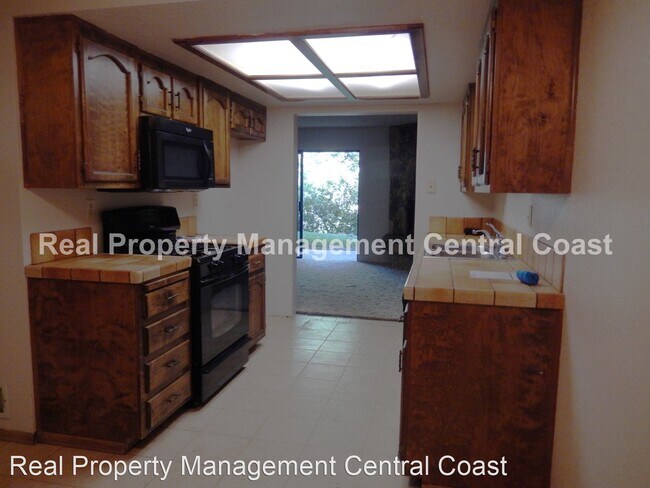 Building Photo - 2 br, 2.5 bath House - 13 Green Court