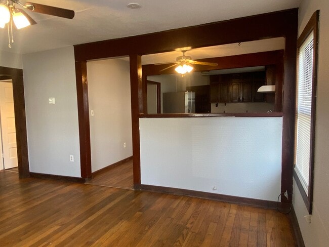 Building Photo - 3 BEDROOM NEAR SCOTT & WHITE