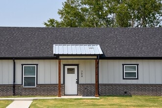 Building Photo - 1340-1340 Co Rd 2175
