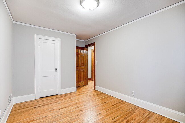 Building Photo - 1499 Cleveland Ave N