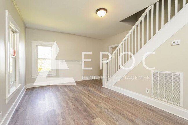 Building Photo - Cozy 3 Bedroom, 1.5 Bathroom Located in Hi...
