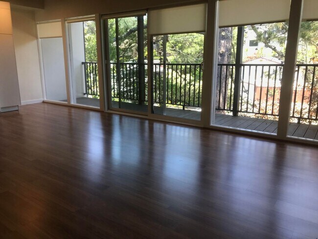 Foto del edificio - Tranquil and Remodeled 2BR/1BA Updated Uni...