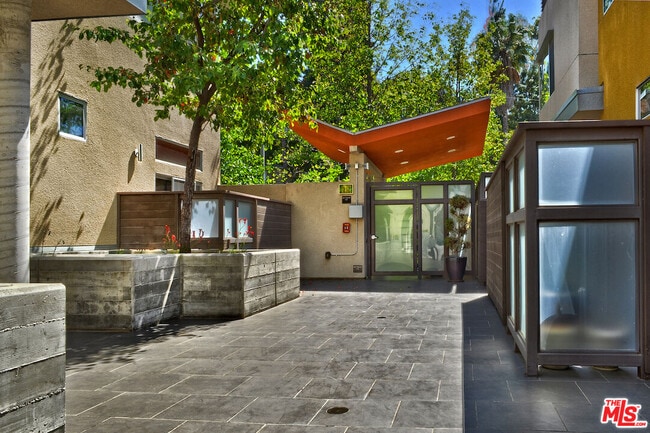 Foto del edificio - 11815 Laurelwood Dr
