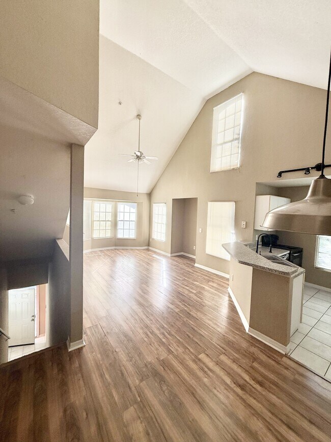 Foto del edificio - 6328 Raleigh St