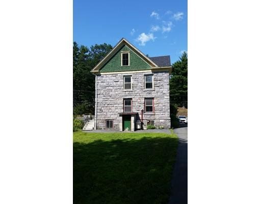 Building Photo - 102 Pleasant St