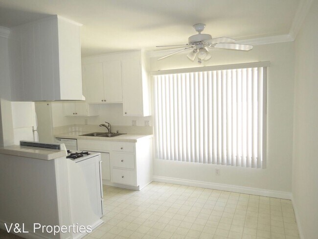 Building Photo - 1550 Centinela Ave