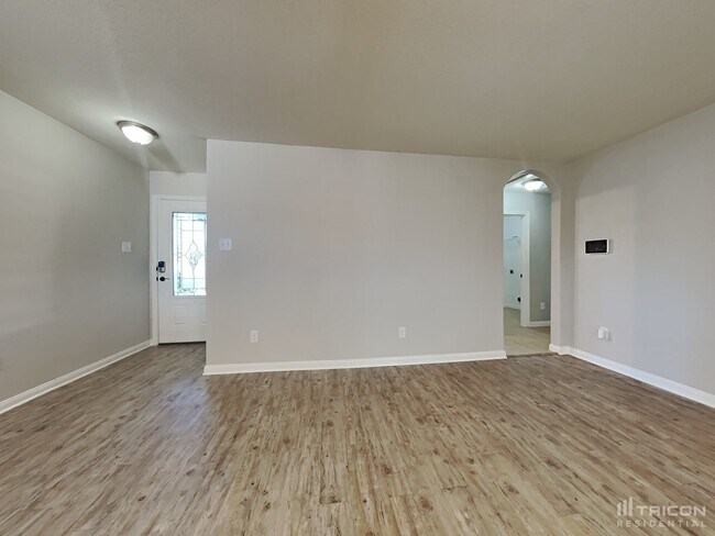 Foto del edificio - 1525 Treeta Trail