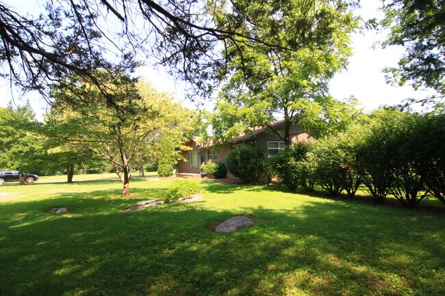 Foto del edificio - 706 Cathy Ct
