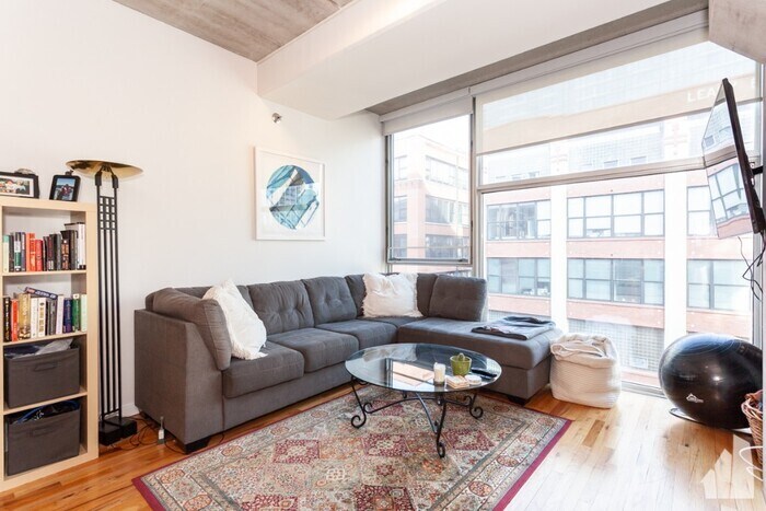 Foto principal - 640 N Franklin St