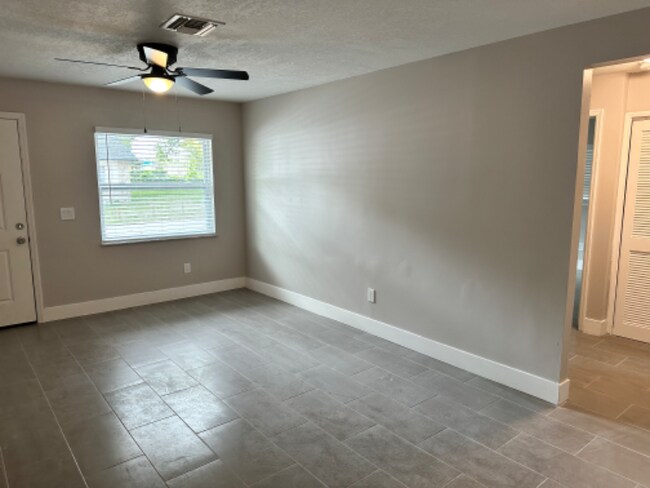 Foto del edificio - 5036 W Washington St