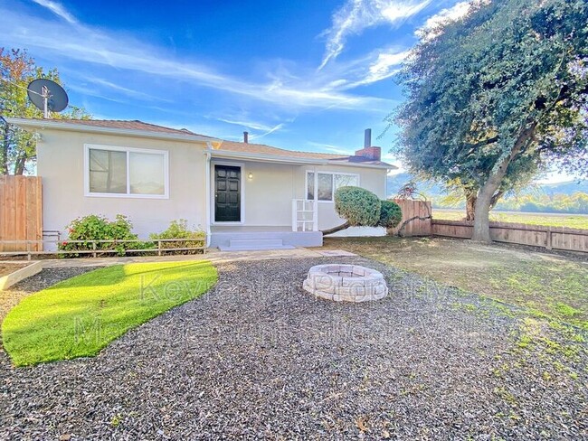 Building Photo - 360 Mesa Rd