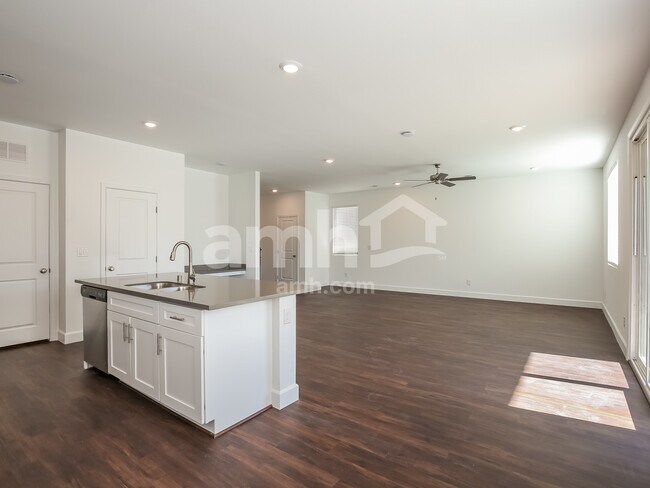 Foto del edificio - 2731 Hot Cider Ave