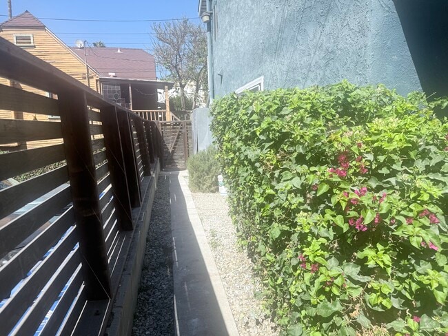 Sliding door area/entrance/exit entry to parking/laundry walkway - 1423 Mohawk St
