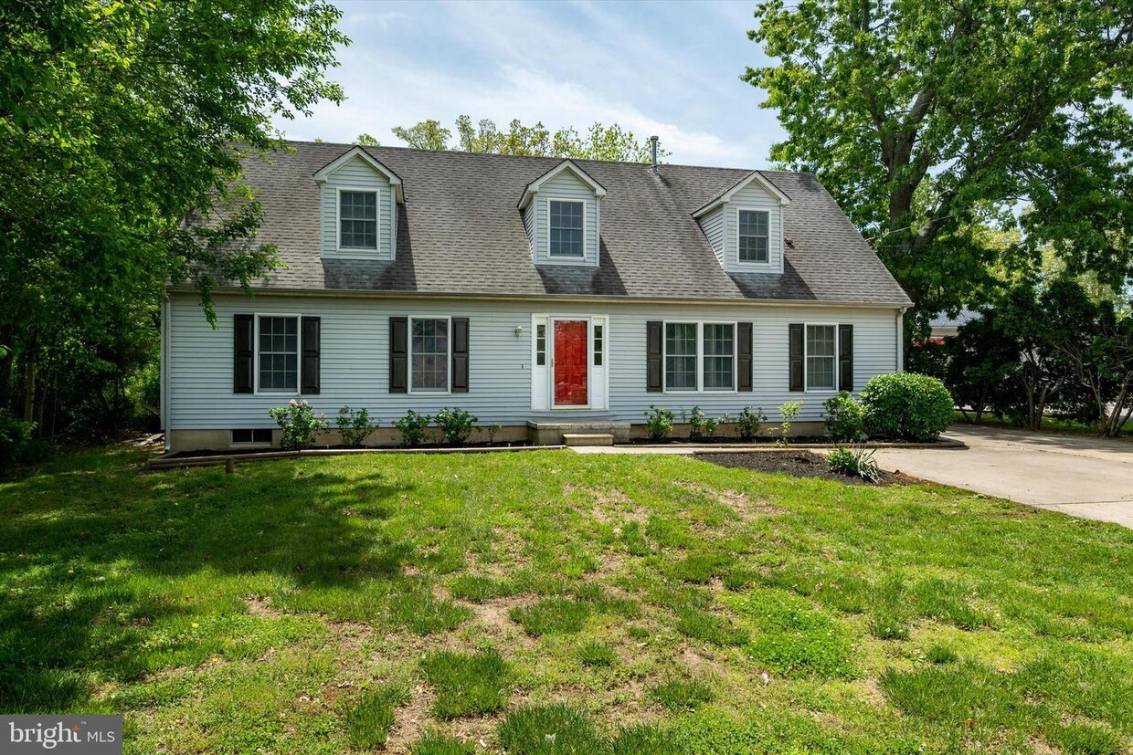 Primary Photo - 63 E Sherman Ave