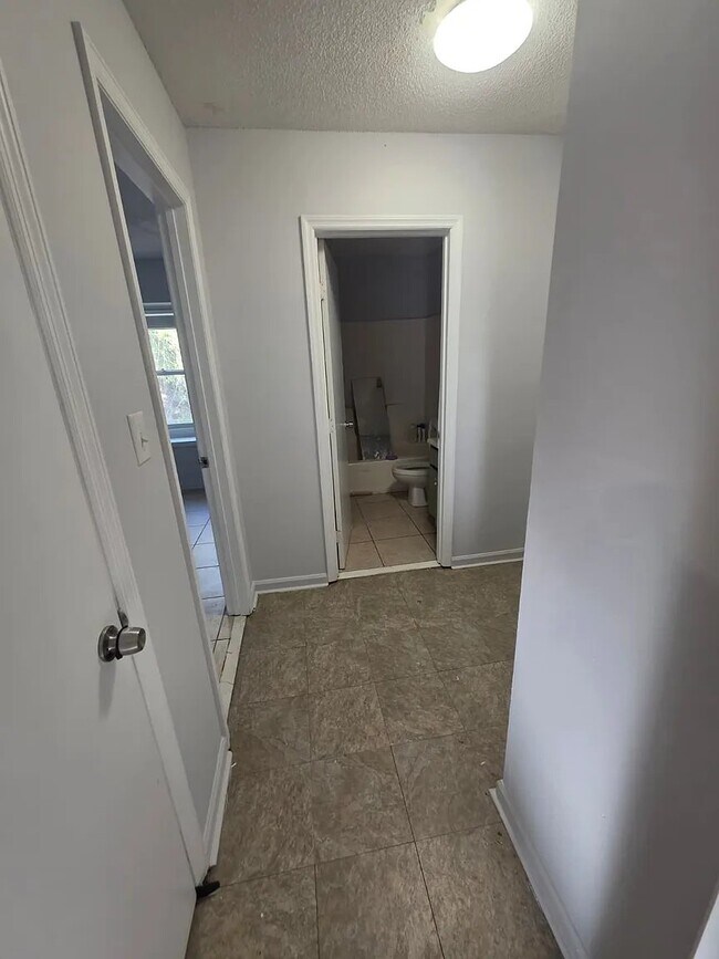 Foto del edificio - 1619 Forest Dr