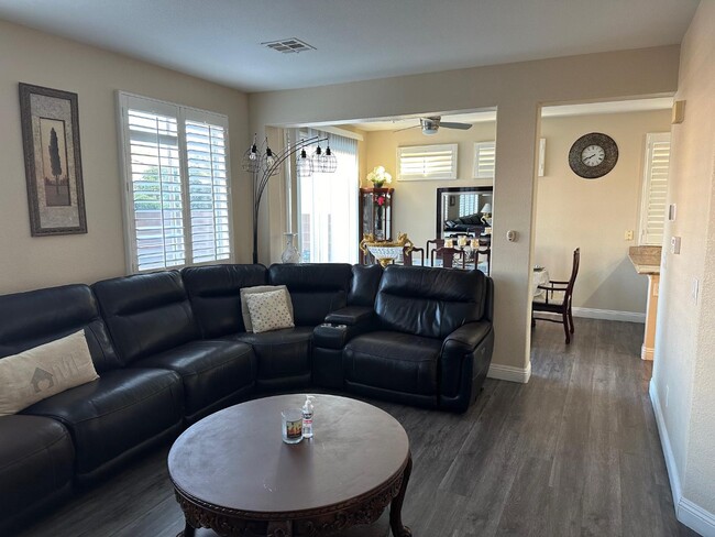 Building Photo - 3346 Mountain Bluebird St