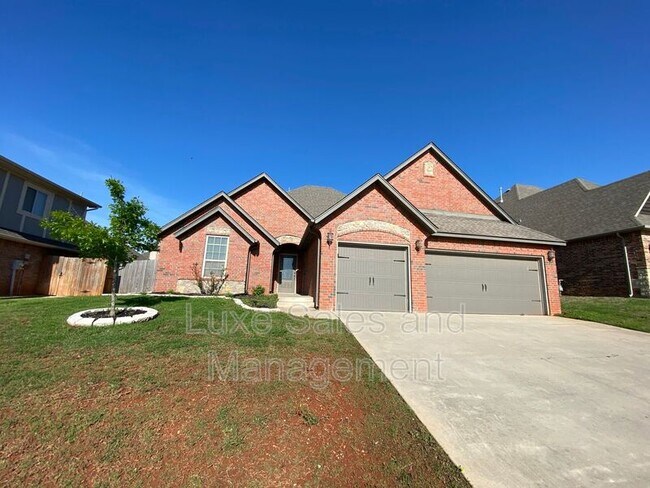 Building Photo - 1117 Lindsey Ln