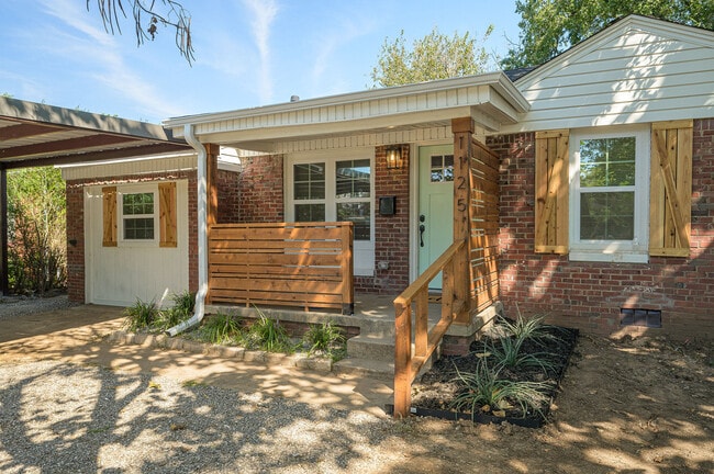 Photo - 1125 SW 47th St House