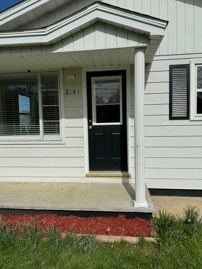 Building Photo - 2141 Buckingham Rd