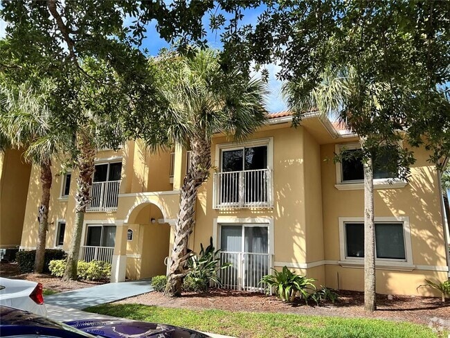 Building Photo - 9907 Westwood Dr