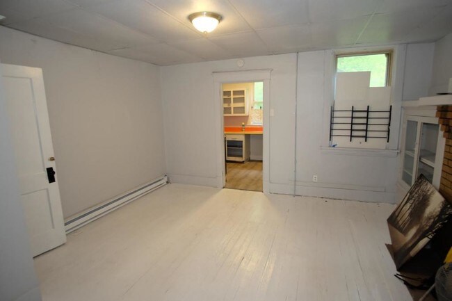 Building Photo - 1014 Blackadore St