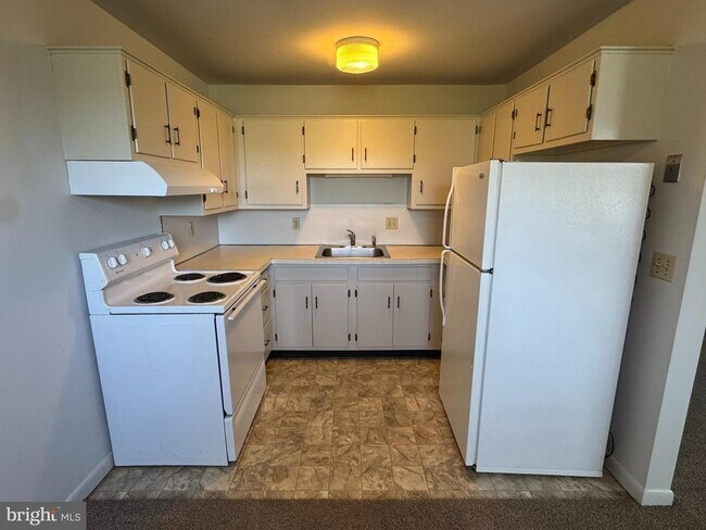 Foto del edificio - 3876 Shadywood Dr