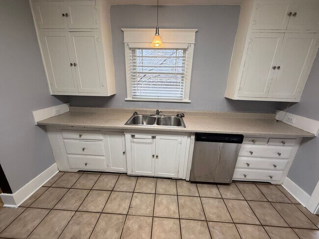 Foto del edificio - 3 bed/1 bath house