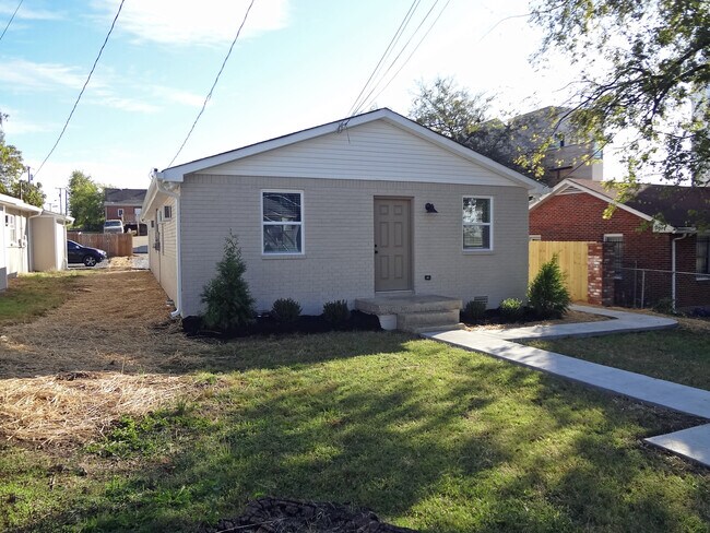 Foto del edificio - 506 Dr DB Todd Jr Blvd