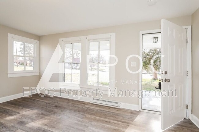 Building Photo - 810 Oakley St