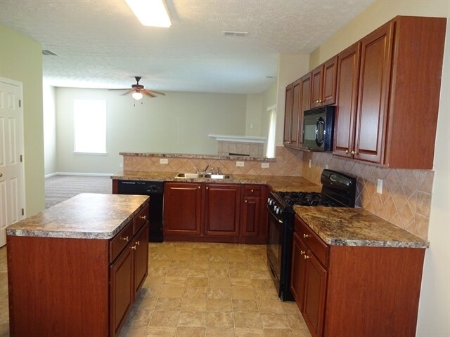 Foto del edificio - 7105 Flagstone Pl