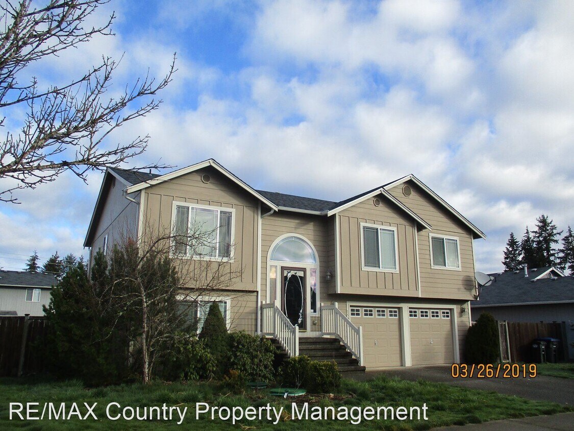 4 br, 3 bath House 15204 Carter Lp SE House Rental in Yelm, WA