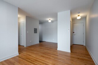 Entrance - 505 W Melrose Street